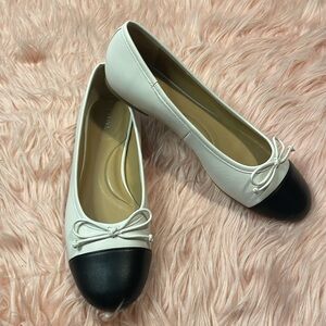 Talbots Blair Cap Toe Soft Nappa Ballet Ivory & Black Womans Flats Size 9